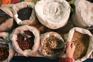Como escolher uma fábrica de temperos e condimentos ideal para indústrias

